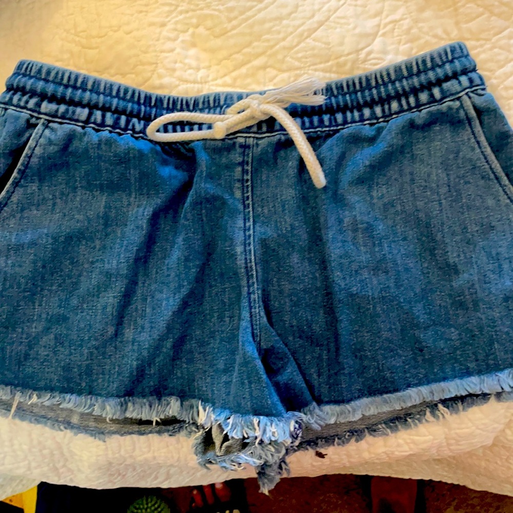 Frayed Shorts with Pockets!